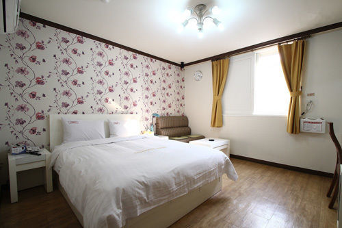 Cherbourg Hotel Cheonan Exterior photo